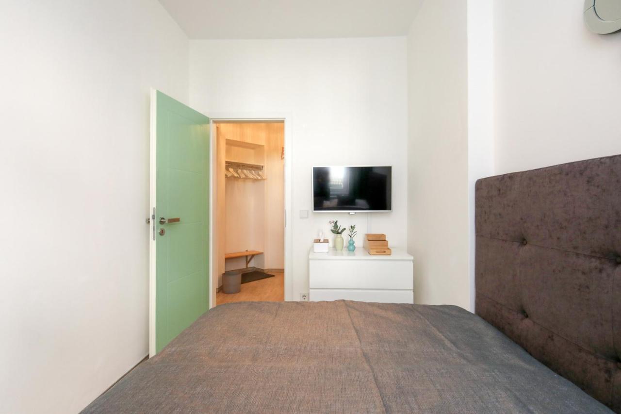4 Personen Altbau Nahe Kurfuerstendamm - Macbeth Berlim Exterior foto